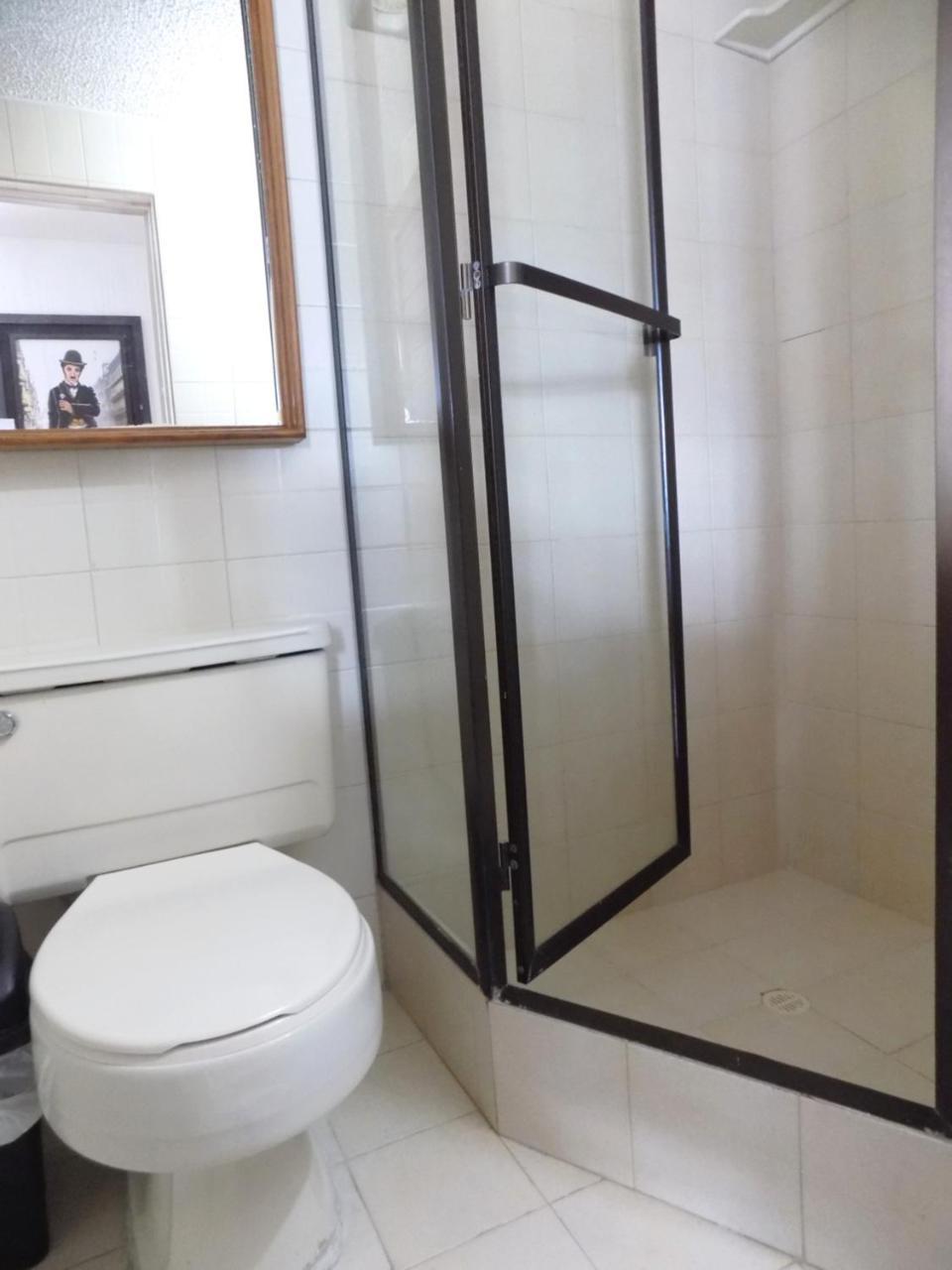 Room And Private Bathroom At Chapinero Alto โบโกตา ภายนอก รูปภาพ